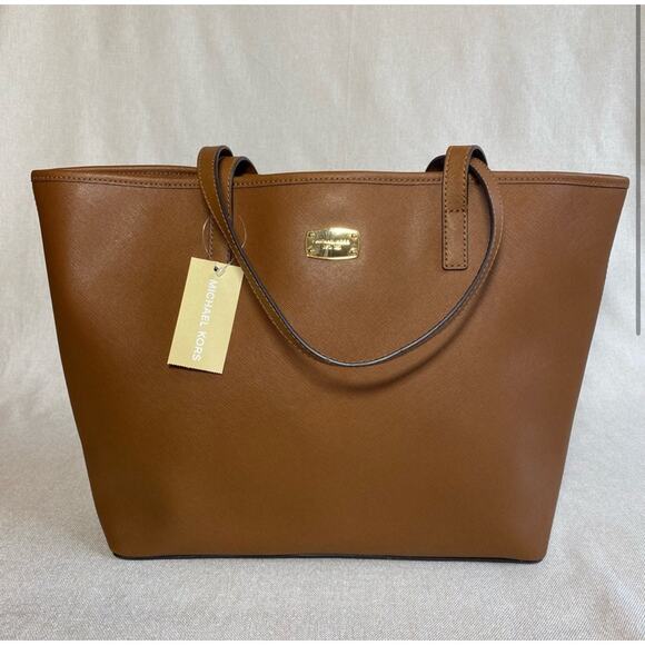 Michael Kors Handbags - Michael Kors jet setter tote